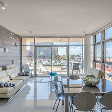 Beautiful Sunny 3 Bedrooms In Font Of The Beach Tel Awiw Zewnętrze zdjęcie